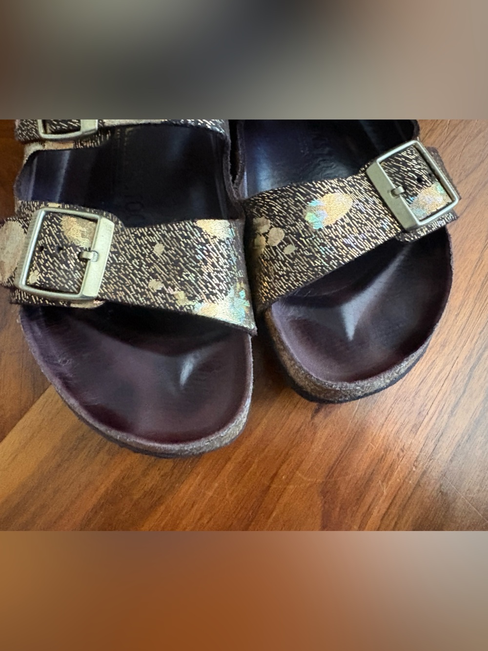 Birkenstock Arizona LUX Arizona Brown & Metallic Sandal in Iridescent Gold, USED - Picture 15 of 17